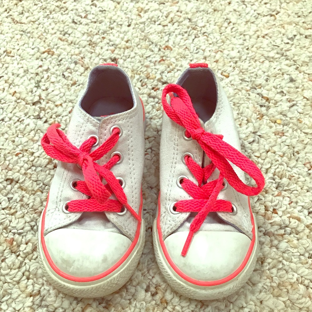 Bright and fun toddler double-tongue Converse!